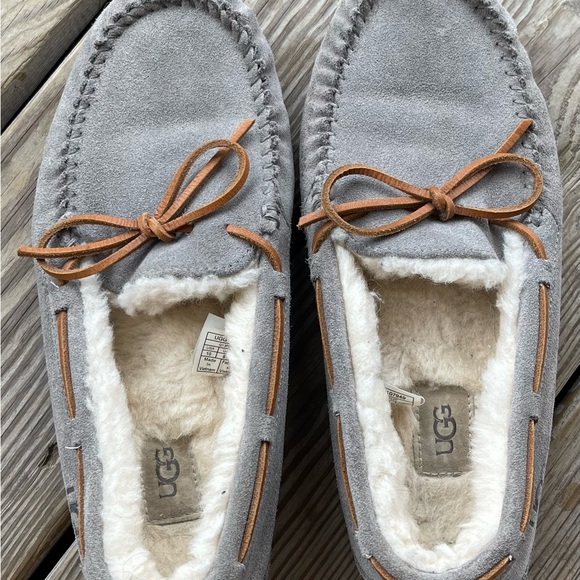 UGG Dakota Slipper. Size US 10. - Picture 16 of 16
